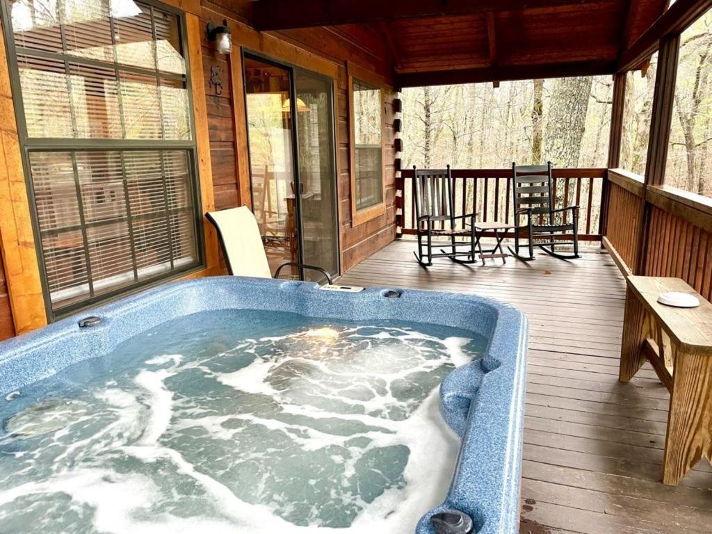 Crazy Bear - Motorcycle Friendly Home With Hot Tub And Grill Tellico Plains Экстерьер фото